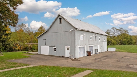 Home and Barn on 5 ac Delaware County Big Walnut Schools - image 8