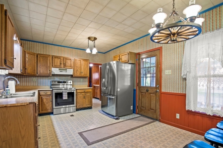 Home and Barn on 5 ac Delaware County Big Walnut Schools - image 18