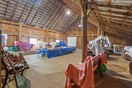 Home and Barn on 5 ac Delaware County Big Walnut Schools - image 34