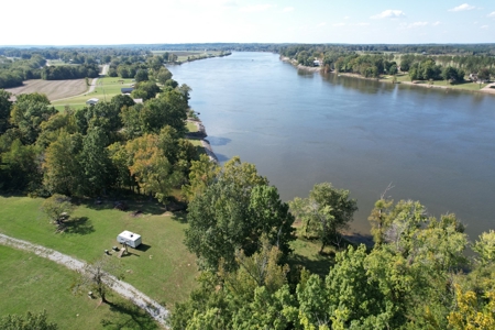 Riverfront Lot For Sale in Savannah TN - image 2