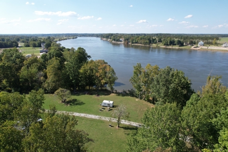 Riverfront Lot For Sale in Savannah TN - image 1