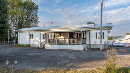 Bowlin Feed Store & Farm Online Auction - image 19