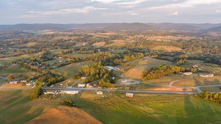 Bowlin Feed Store & Farm Online Auction - image 13