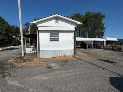 Bowlin Feed Store & Farm Online Auction - image 24