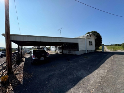 Bowlin Feed Store & Farm Online Auction - image 28