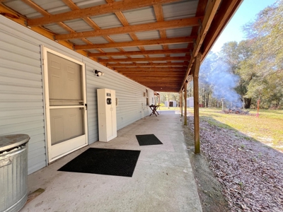 Country Home for Sale on 5 acres in Bell, FL - image 10