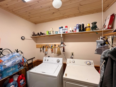 Country Home for Sale on 5 acres in Bell, FL - image 11