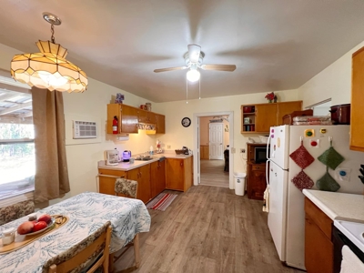 Country Home for Sale on 5 acres in Bell, FL - image 6