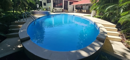 House on two lots with large pool in Coronado - image 20