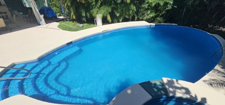 House on two lots with large pool in Coronado - image 13