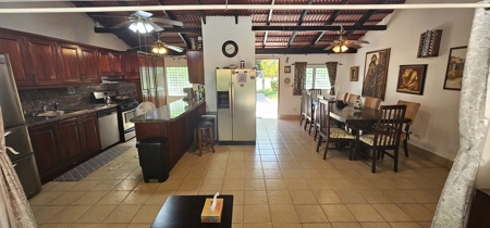 House on two lots with large pool in Coronado - image 16