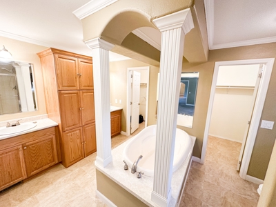 Home on Acreage for Sale in Edgar Springs, Missouri - image 12