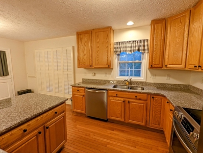 Home for Sale Near Smith Mountain Lake - image 7