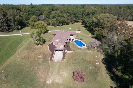 Country Home with Acreage and Inground Pool For Sale in TN - image 5