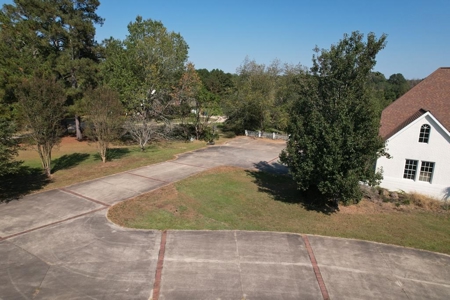 Luxury Lakefront Home in Oak Hill Estates Brookhaven, MS - image 40