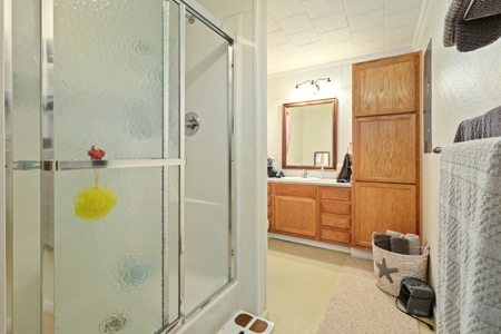 Hunting and Fishing Lakeside Retreat!!! - image 17