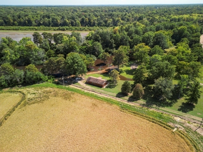 Hunting and Fishing Lakeside Retreat!!! - image 3