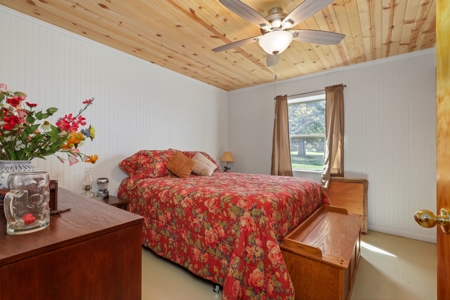 Hunting and Fishing Lakeside Retreat!!! - image 13