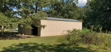 Hunting and Fishing Lakeside Retreat!!! - image 39