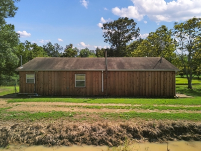 Hunting and Fishing Lakeside Retreat!!! - image 4