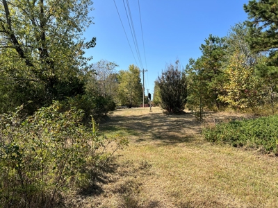 Cozy 2-Bedroom Mobile Home on 5.34 +/- Acres - image 24