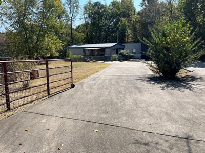 Cozy 2-Bedroom Mobile Home on 5.34 +/- Acres - image 28