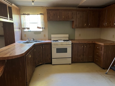 Cozy 2-Bedroom Mobile Home on 5.34 +/- Acres - image 5