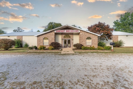 Commercial Building and Property in West Plains, Missouri - image 2