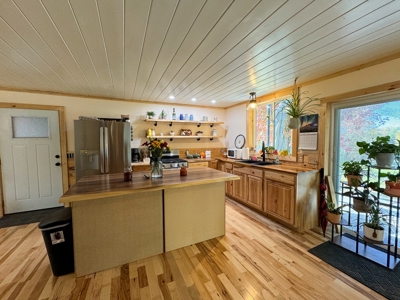 Riverside Living in Maine - Remodeled Ranch Home - image 16