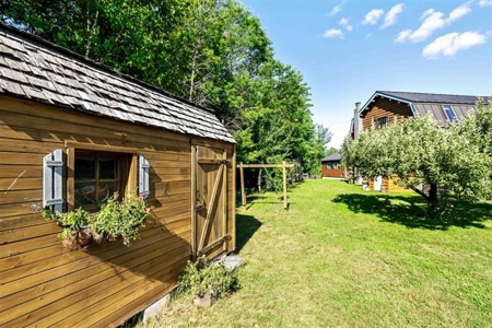 Log Cabin with a Beautiful Setting! - image 33