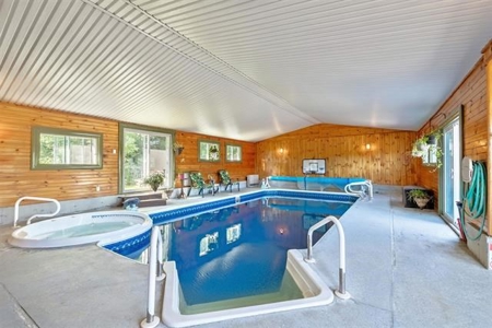 Log Cabin with a Beautiful Setting! - image 27