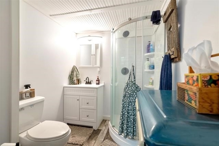 Log Cabin with a Beautiful Setting! - image 32