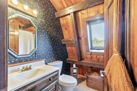 Log Cabin with a Beautiful Setting! - image 26