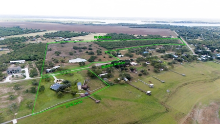 Lake Corpus Christi Waterfront Home on 35 Acres - image 2