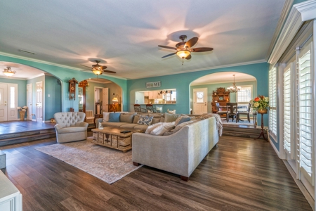 Lake Corpus Christi Waterfront Home on 35 Acres - image 18