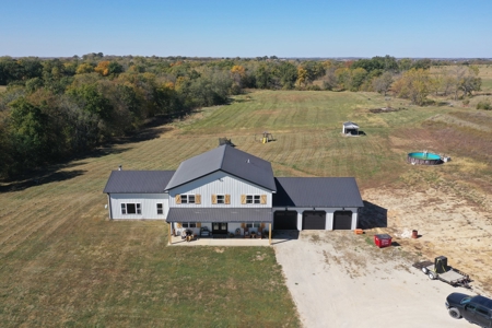 Home on Small Acreage in Clinton County - image 45