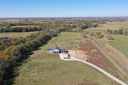 Home on Small Acreage in Clinton County - image 44