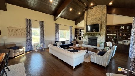 Home on Small Acreage in Clinton County - image 33