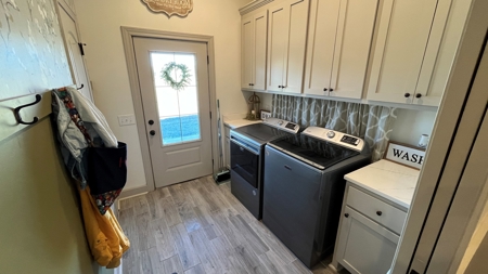 Home on Small Acreage in Clinton County - image 21