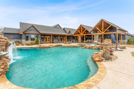 Luxury Ranch Estate For Sale in Paris TX, - image 47