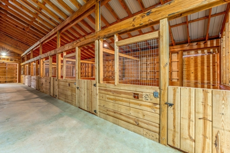 Luxury Ranch Estate For Sale in Paris TX, - image 23