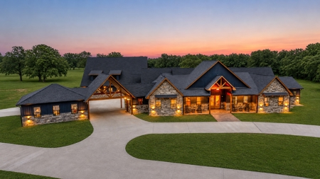 Luxury Equine Ranch Estate For Sale in Paris TX - image 46