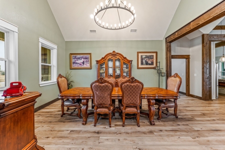 Luxury Ranch Estate For Sale in Paris TX, - image 25