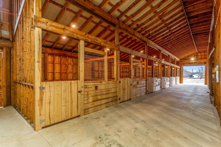 Luxury Ranch Estate For Sale in Paris TX, - image 22