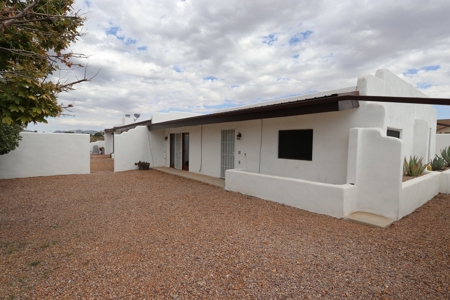 Custom southwestern style home in Tombstone, AZ - image 11