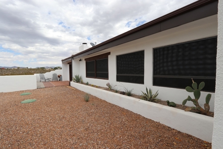 Custom southwestern style home in Tombstone, AZ - image 13