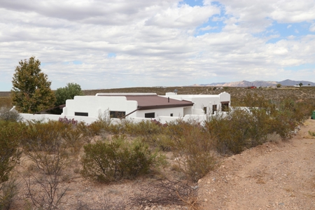 Custom southwestern style home in Tombstone, AZ - image 4