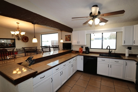 Custom southwestern style home in Tombstone, AZ - image 23