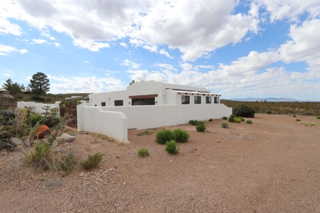 Custom southwestern style home in Tombstone, AZ - image 6