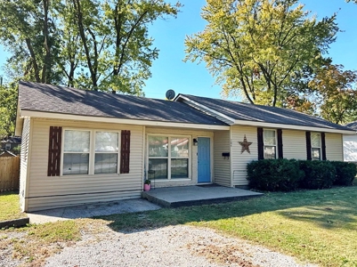 El Dorado Springs, MO Home in Town for Sale, Cedar County MO - image 1